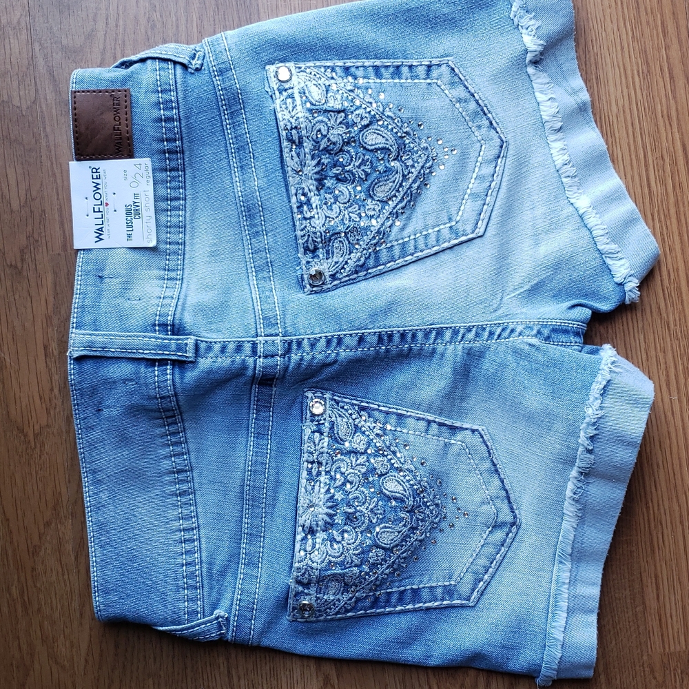 Wallflower Blingy Stretch Jean Shorts Sz 0 24" NWOT